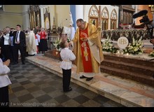 Msza Święta w intencji dzieci przystępujących do Komunii św. i ich rodzin.