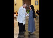 Msza św.  na zakończenie roku szkolnego, podziękowanie s. Rut za jej posługę w parafii.