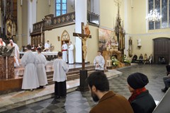 Triduum Paschalne - Wielki Piątek - Liturgia Męki Pańskiej (15.04.2022)
